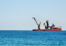 Markets Surge Amid Anticipation of Strait of Hormuz Reopening, Oil Prices Drop